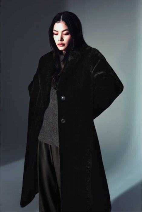 Шубая новая черная Zara