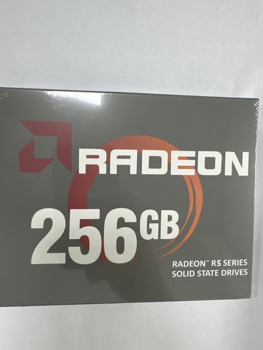 SSD 256 GB Radeon R5 Series