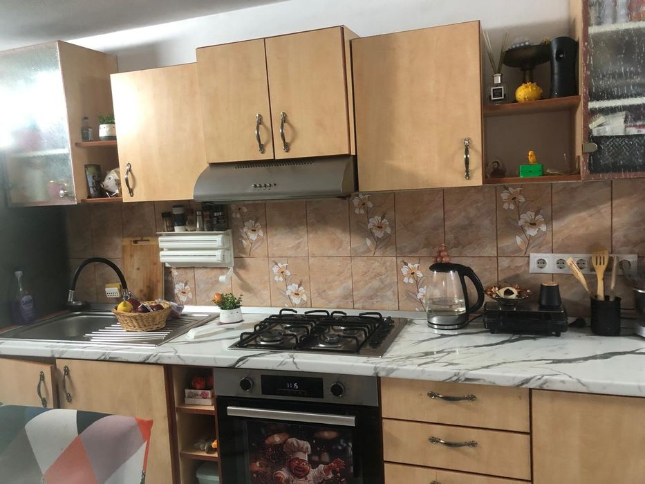 Vând mobila de bucatarie