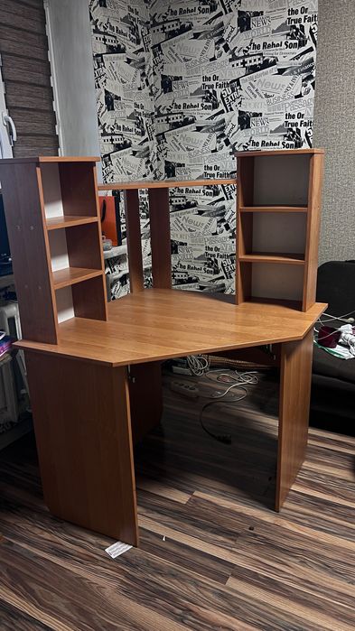 Компьютерный стол