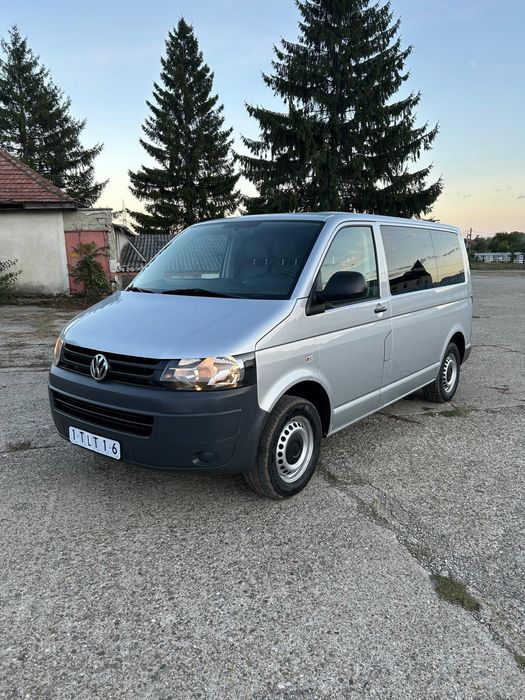 Vând vw transporter t5 8+1 locuri. 2.0 tdi. Euro 5