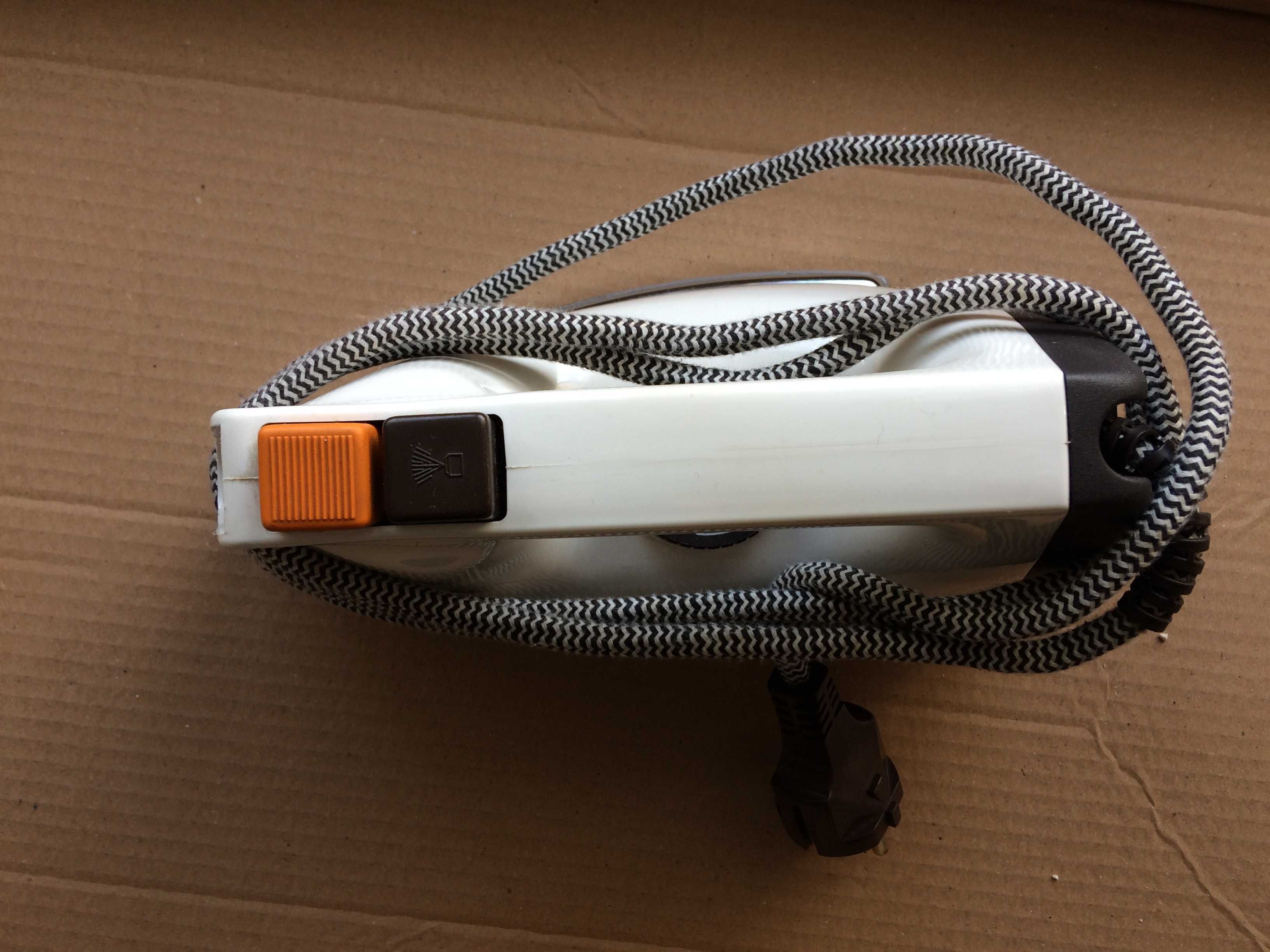 Ретро електрическа парна ютия Philips HL 2142