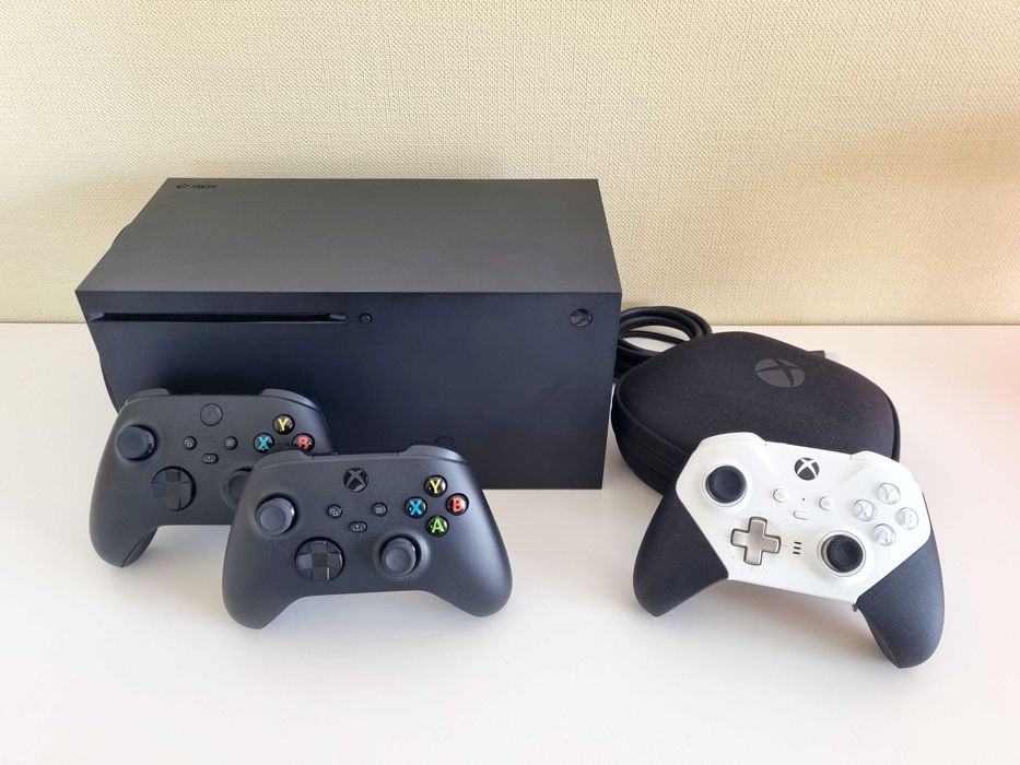 Конзола Xbox Series X + контролер Xbox controller elite series 2