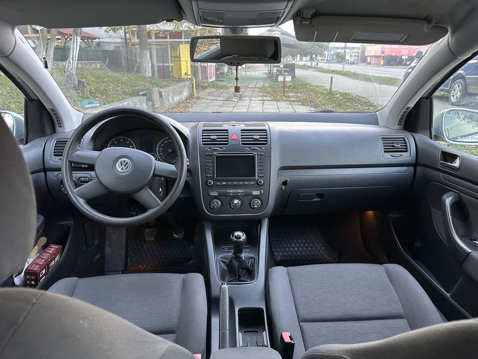Golf 5 - 1.6 fsi - 115 cp - Navi - Clima - Senzori - Computer