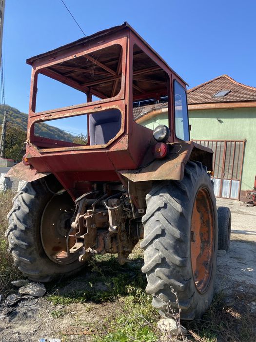 Tractor U650 cu cabină + remorcă