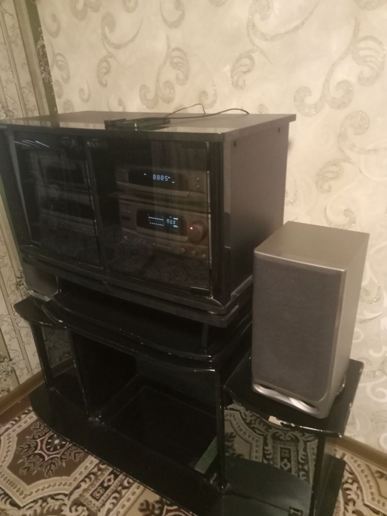 Muzikalniy sentr sotiladi srochni