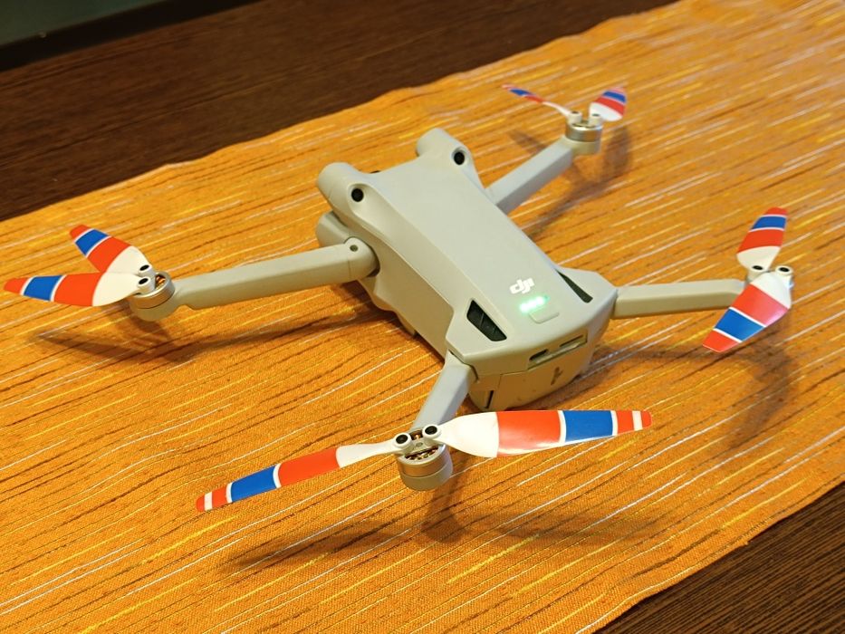 Drona Dji mini 3 Pro + SmartRC, + 2 acumulatori