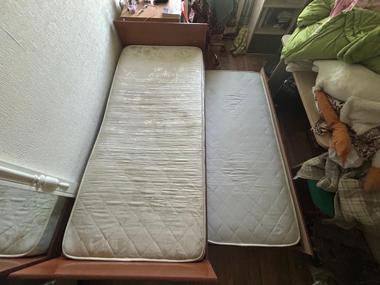 Кровать, с выдвижным матрасом