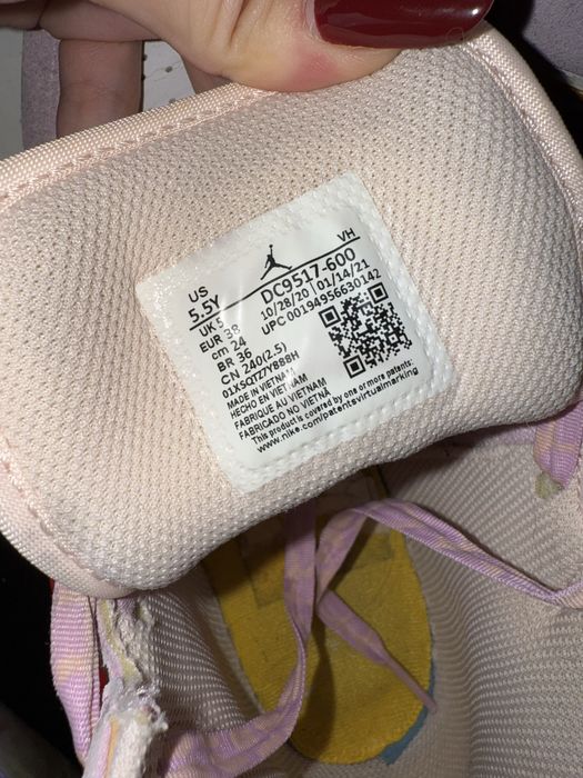 Jordan 1 Mid Arctic Pink