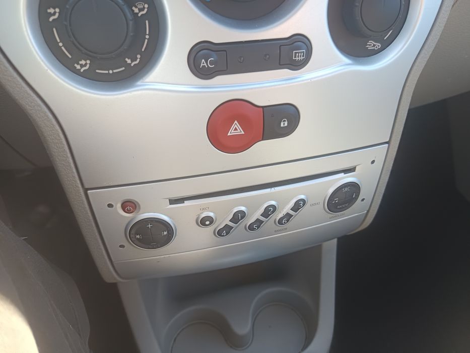 Автомобил Рено модус