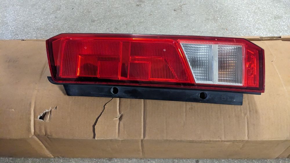 Vând stop dreapta vw Crafter