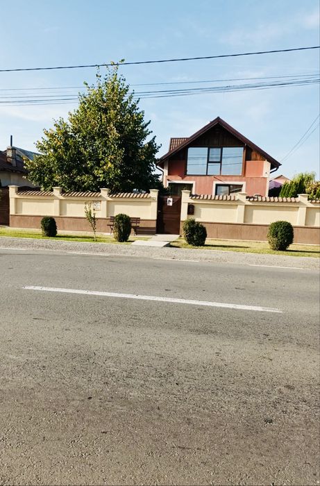 Casa la 6km de Gaesti si 60km de Bucuresti la Autostrada