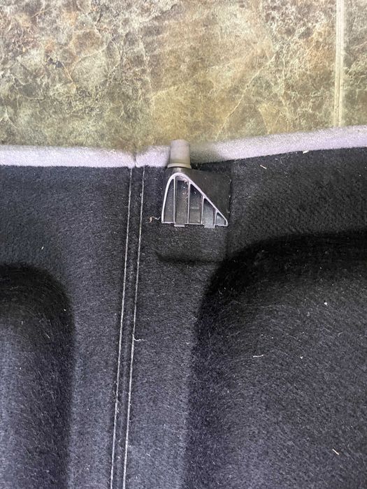 Оригинална кора на багажник VW Caddy 2K