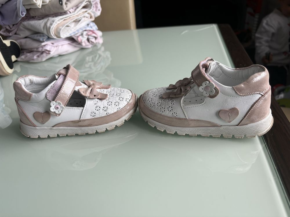 Бебешки маратонки  Adidas, ботуши Moon Boot, кецове Converse Frozen