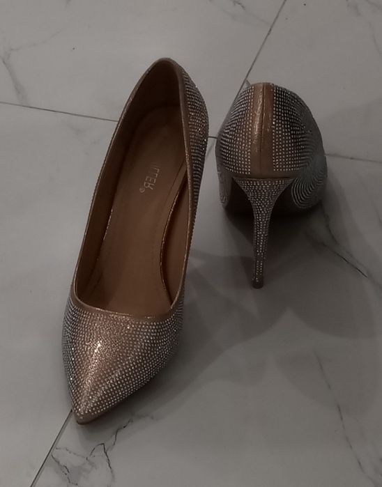 Туфли на высоком каблуке (10см,37р)