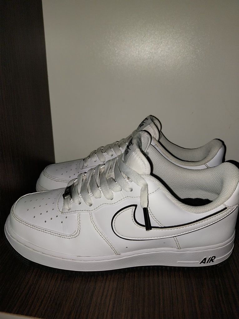 Air force 1 07' aproape noi