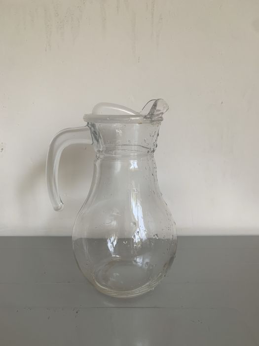 Продам графин 1 литр