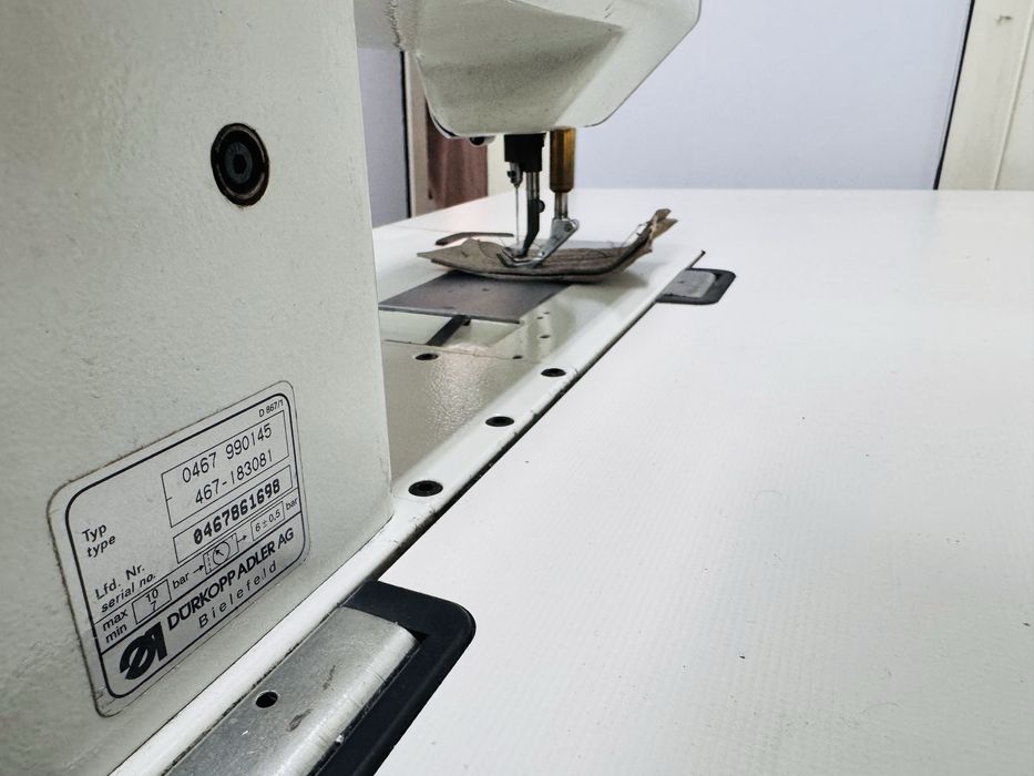 Masina de cusut cu triplu transport Durkopp adler 467 automata