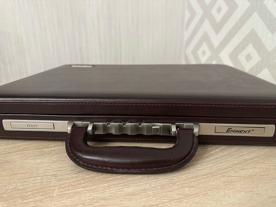 новый кожаный дипломат Eminent винтаж Италия