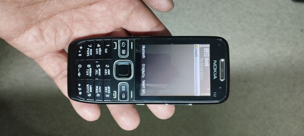 Продаётся nokia e52 с регистрацией имей