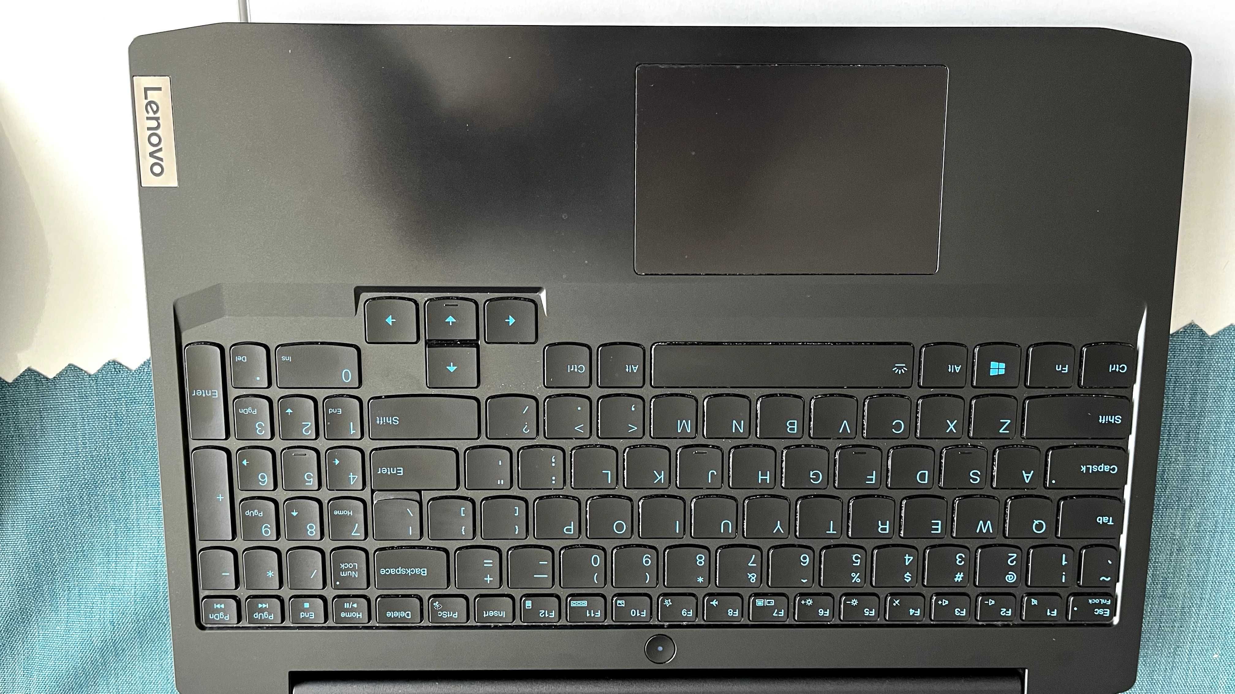 Lenovo IdeaPad Gaming 3 / 15.6" / 24 RAM / 1GB NVMe SSD