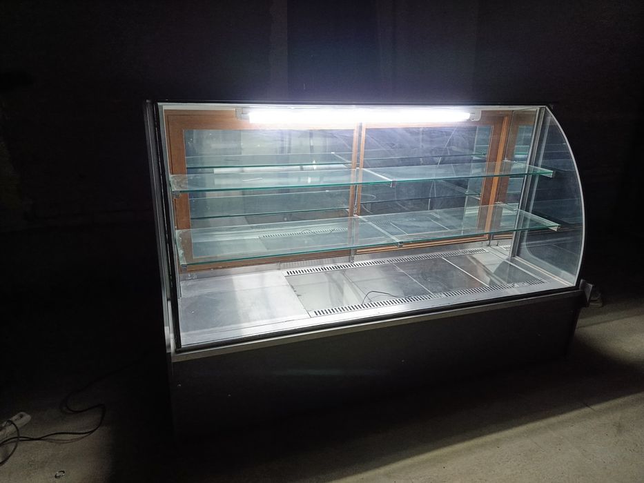 Pishiriqlar uchun xaladelnik sotiladi