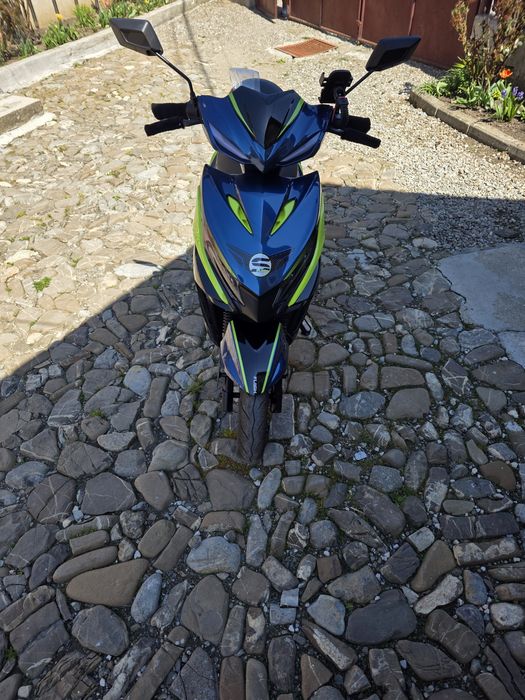 Vând scuter electric aproape nou nouț mai are garanție