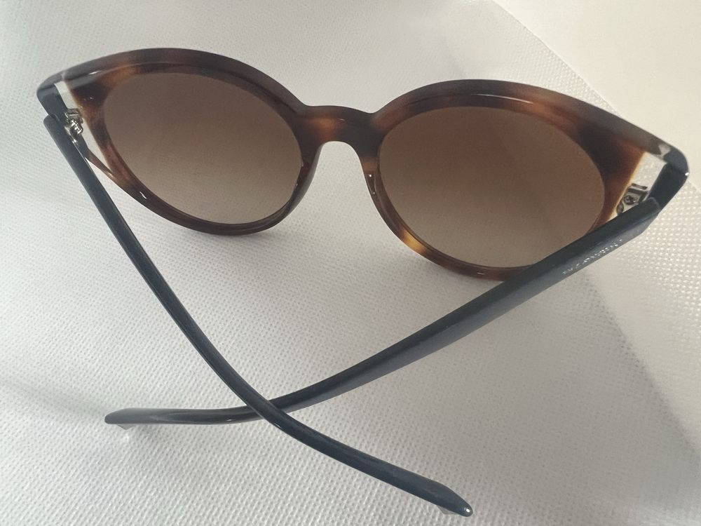 Ochelari de soare pentru femei ! VALENTINO .