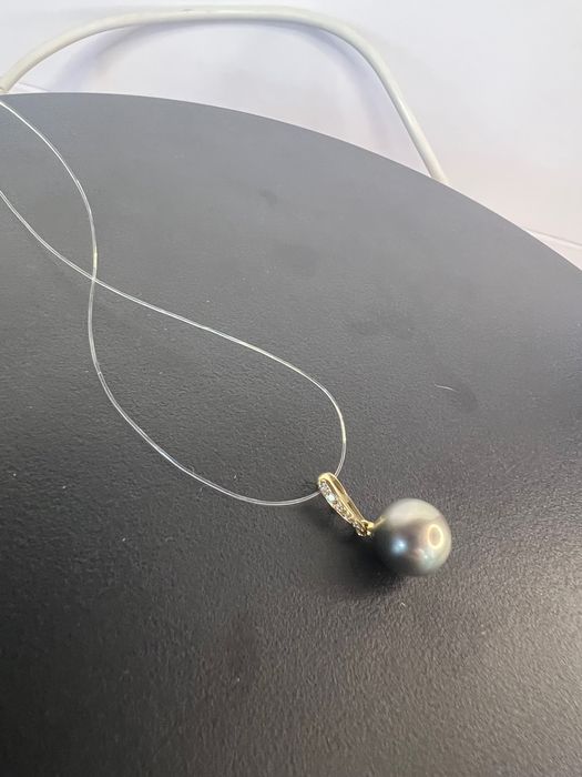 Pandantiv de colecție din aur cu perlă neagra de Tahiti si diamante