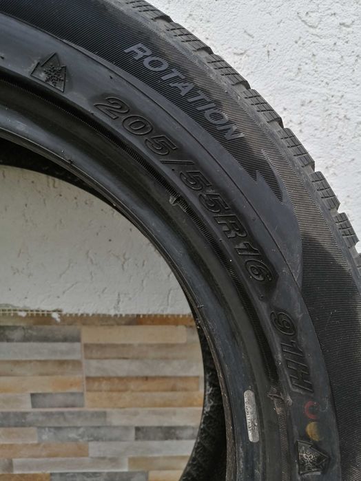 Anvelope iarna 205/55/R16 91H + Anvelope vara 175/65 R14 82T