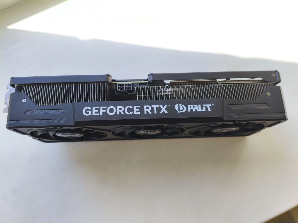 Продам видеокарту RTX 4070 GDDR6X 12gb