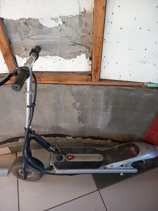 Trotineta cu roti groase