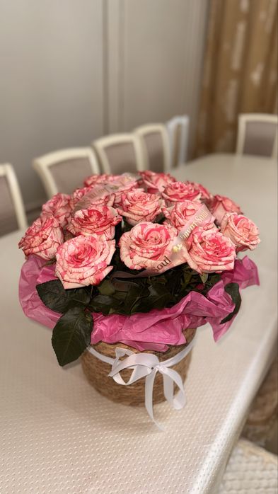 Цветы в корзине.