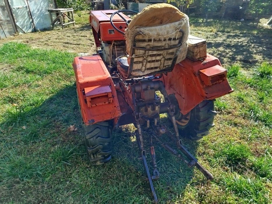 Трактор Heibei с плуг