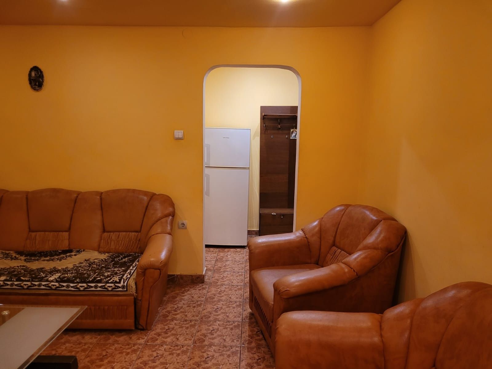De închiriat  apartament cu  2 camere