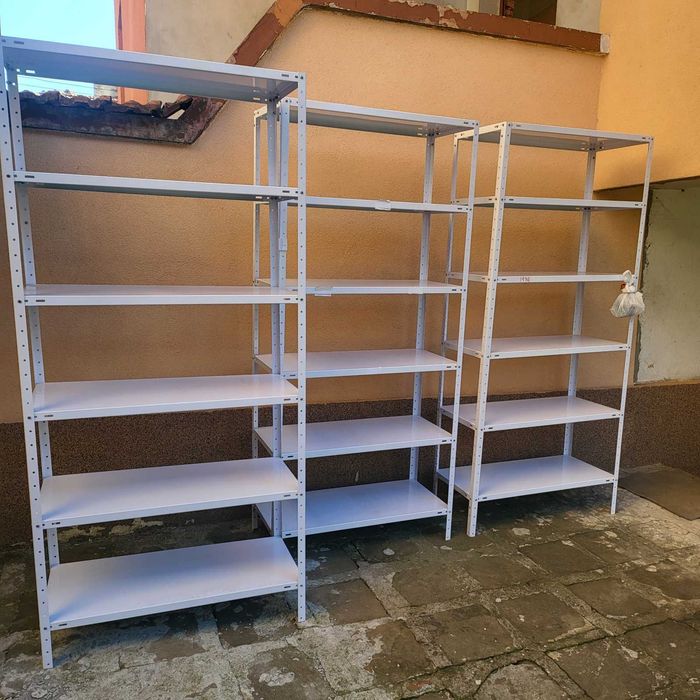 Стелажи за магазин или склад