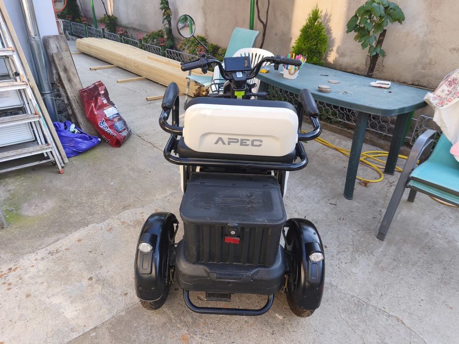 Vand triciclu electric