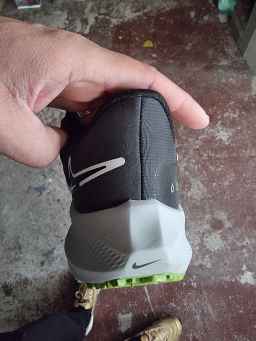 Adidasi nike 40 jumate 41  originali