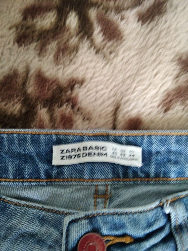 Blugi Zara basic, mărime S, foarte moderni+ bluză Zara