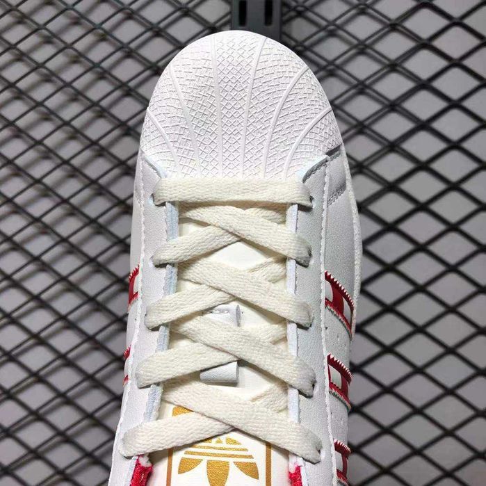 Оригинални кецове * ADIDAS SUPERSTAR Christmas Cloud * EU40