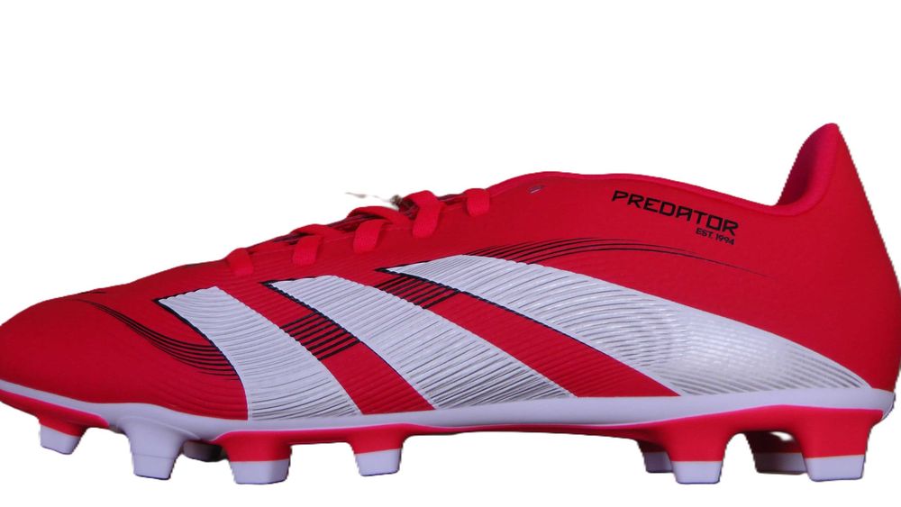 Ghete fotbal crampoane NOI Adidas Predator Club marimea 41