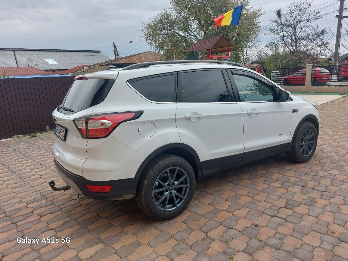 Vând Ford kuga  4x4  150hp