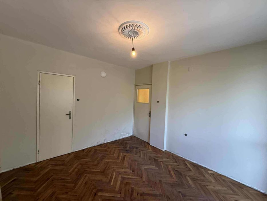 Продава се Тристаен апартамент в Варна, Конфуто - 87 кв.м за 2012 €/кв.м - Снимка #9