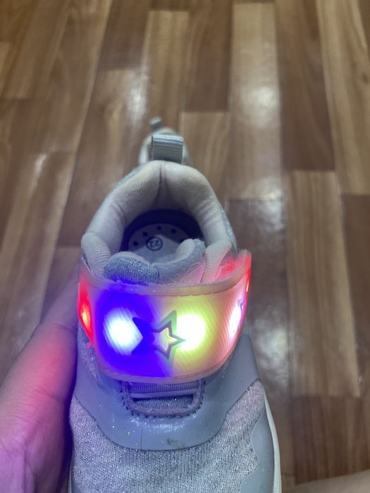 Детские кроссовки на девочку Дешево