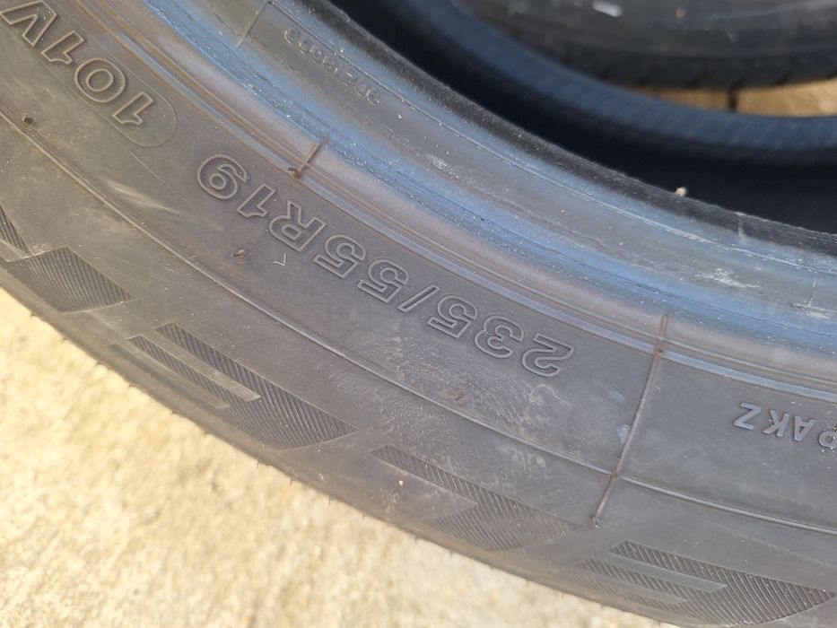 2 anvelope vara Bridgestone 235 55 R19