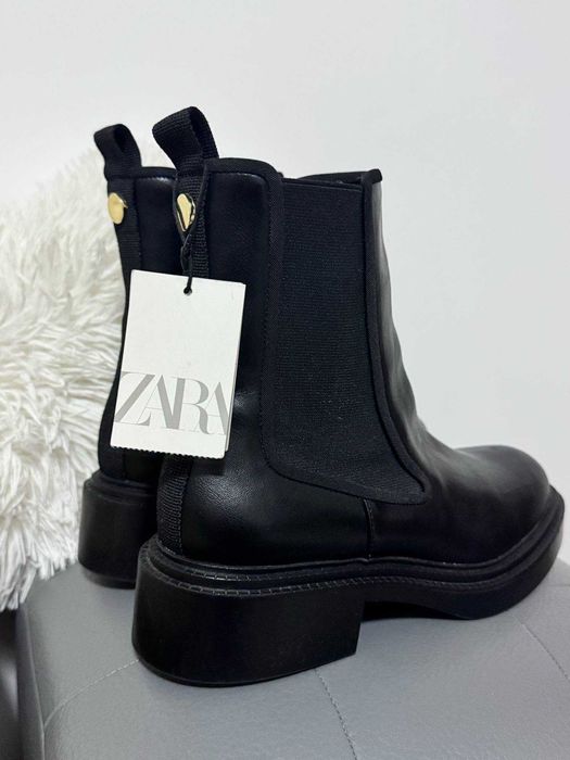Черни боти на Zara