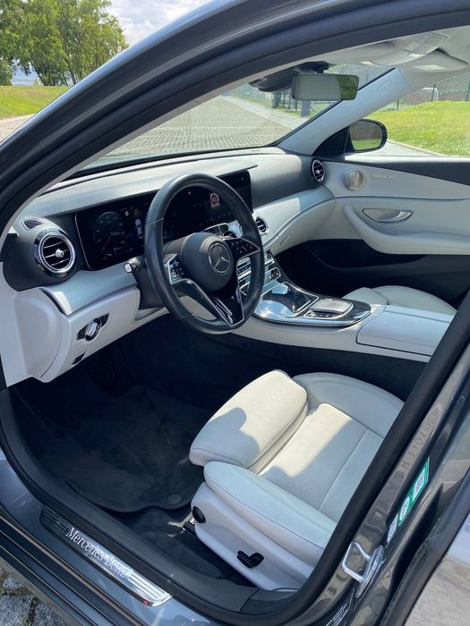 Mercedes-Benz E Mercedes E220 cdi Avantgarte 9G-tronic 360 Led Soft 194 cp piele albă