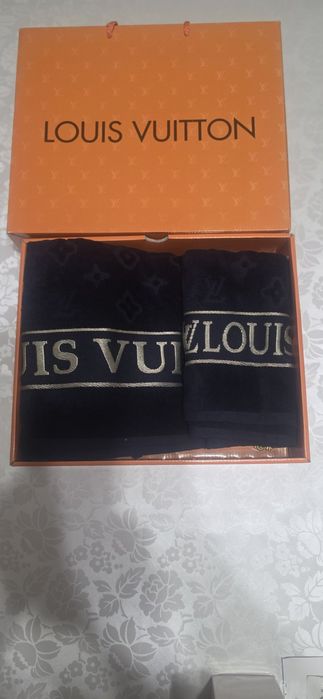 LOUIS VUITTON-Комплект Кърпи.