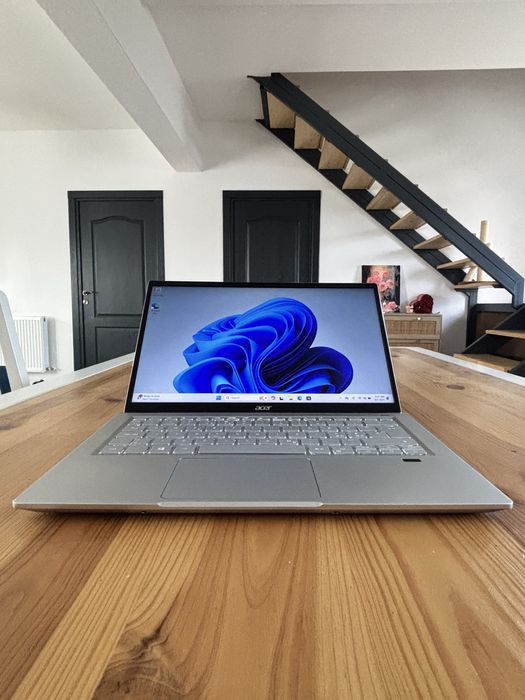 Acer Swift 3• procesor i5-11th gen• SSD 512• taste luminate•Full Metal