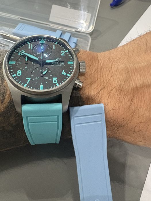 Vand ceas IWC editie limitata AmgPetronas Merceses Lewis Hamilton team